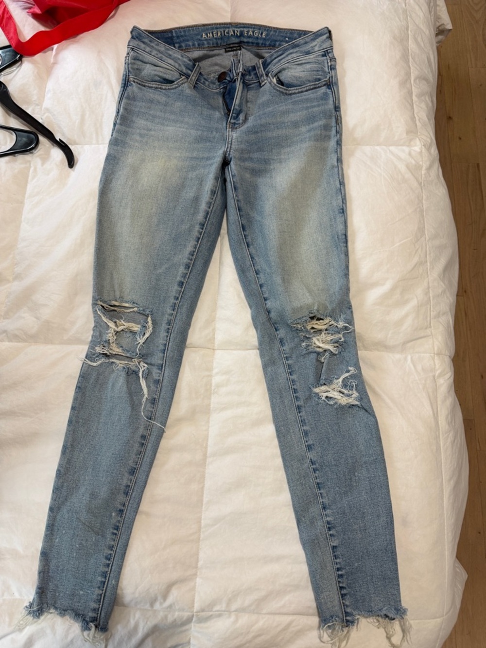 American Eagle Outfitters Light Wash Distressed Skinny Jeans
